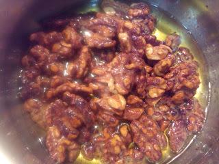 NUECES FRITAS CON MIEL (RECETA CHINA PERO CON SABOR A MALAGA) NUECES FRITAS CON MIEL (RECETA CHINA PERO CON SABOR A MALAGA)
