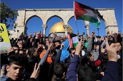 Manifestación en la mezquita de Al-Aqsa (Wafa, 8 de diciembre de 2017) Manifestación en la mezquita de Al-Aqsa (Wafa, 8 de diciembre de 2017)
