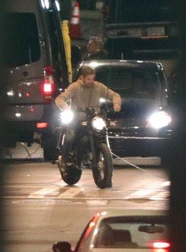 Eddie Brock en motocicleta en estas fotos desde el set de ‘Venom’