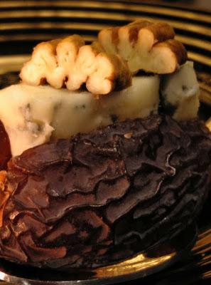 Bocados de dátil con queso Gorgonzola y nueces pecanas de Málaga Bocados de dátil con queso Gorgonzola y nueces pecanas de Málaga