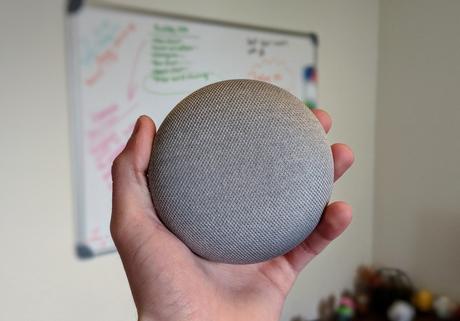 Google Home Mini recupera los controles táctiles con la actualización v1.30 Google Home Mini recupera los controles táctiles con la actualización v1.30