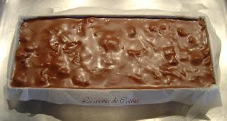 Turrón de chocolate, avellanas y dátiles Turrón de chocolate, avellanas y dátiles