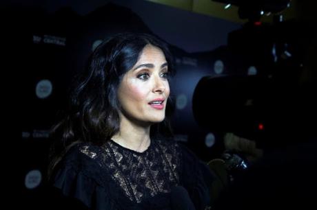 Salma Hayek denuncia que Harvey Weinstein la acosó y amenazó de muerte #Mexico