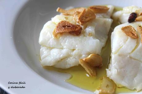 BACALAO A BAJA TEMPERATURA CON AJO Y GUINDILLA BACALAO A BAJA TEMPERATURA CON AJO Y GUINDILLA