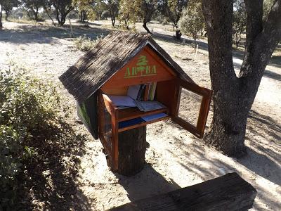 UNA BIBLIOTECA EN EL BOSQUE