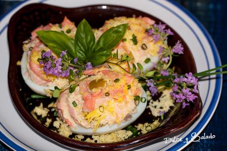 Huevos Rellenos de Salmón Fresco