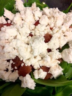 ENSALADA DE GRANADA, QUESO DE CABRA Y MEMBRILLO