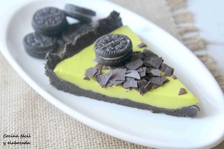 TARTA DE CHOCOLATE BLANCO, MENTA Y OREOS (SIN HORNO) TARTA DE CHOCOLATE BLANCO, MENTA Y OREOS (SIN HORNO)