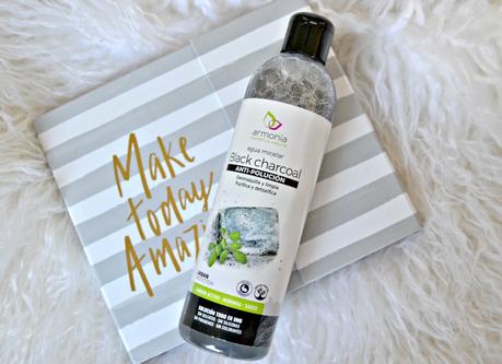agua micelar black charcoal limpia y desmaquillla en profundidad