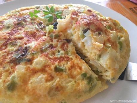 Tortilla de bacalao y gambas