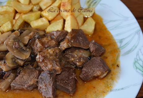 Goulash húngaro de ternera Goulash húngaro de ternera