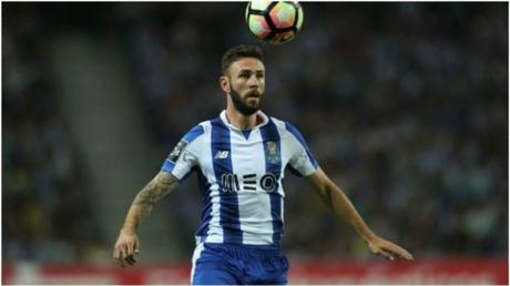 Miguel Layún quiere dejar al Porto por no tener minutos Miguel Layún quiere dejar al Porto por no tener minutos