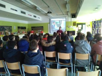 Arturo Padillo visita a sus lectores del INS El Til·ler