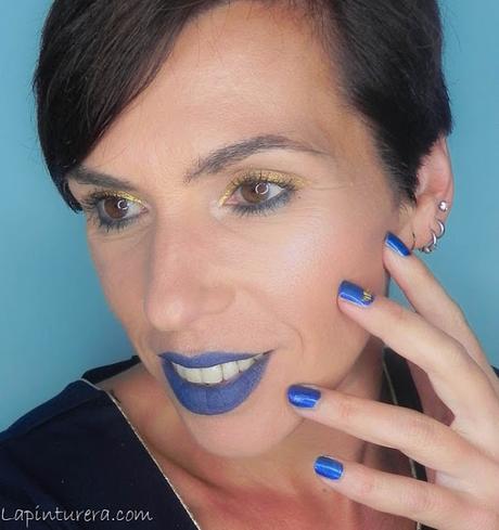 Look de fiesta con eyeliner dorado y dos opciones de labial 05 labial azul 02