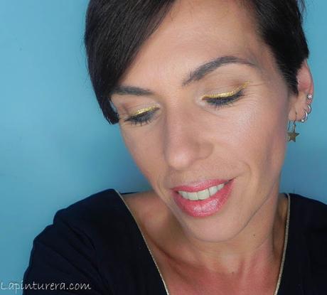 Look de fiesta con eyeliner dorado y dos opciones de labial 02 labial marrón