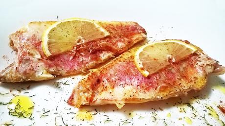 SALMONETES EN PAPILLOTE CON LIMÓN Y ENELDO