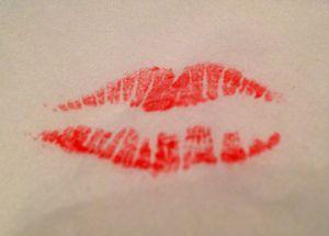 UN DÍA ME IMPORTARON MENOS TUS BESOS QUE TUS OJOS