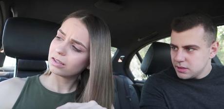 Ella pensó que estaba bromeando con su novio. Él regresó a ella con algo horrible