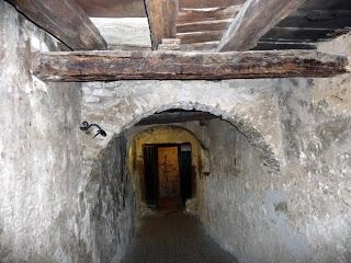 La humilde cueva del santo