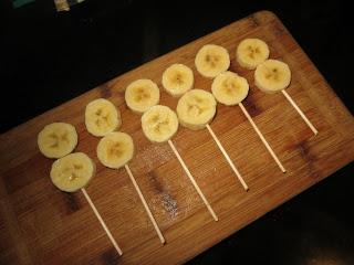 MUÑECOS DE NIEVE CON PLÁTANO Y CHOCOLATE