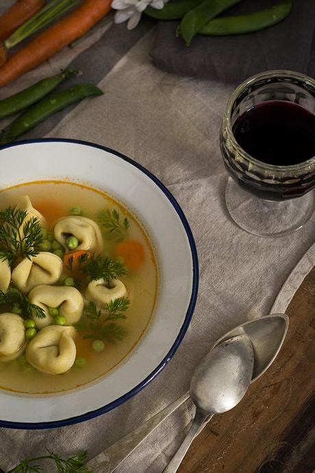 TORTELLONI IN BRODO