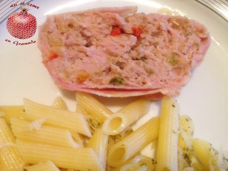 Terrina de carne de pollo con pimientos variados Terrina de carne de pollo con pimientos variados