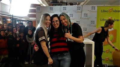 Firma y Reseña de 'The Other Side' de Around the Corner