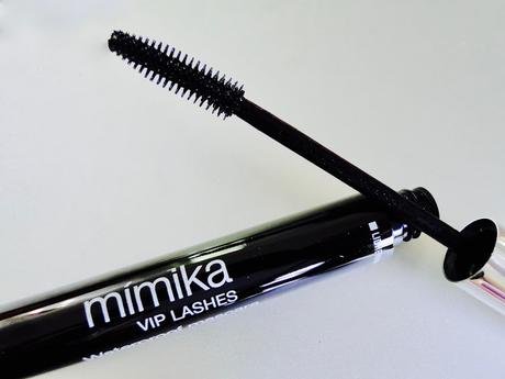 Vip Lashes de Mimika, pestañas a prueba de verano.