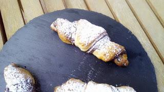 Croissants de hojaldre y chocolate Croissants de hojaldre y chocolate