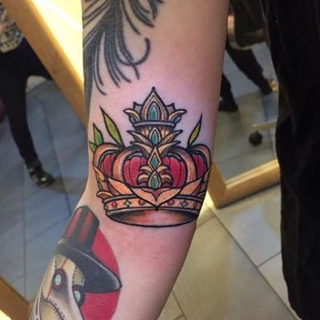 20 Ideas de tatuajes de coronas de reyes y reinas