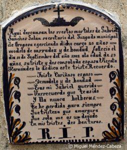 Santuarios de la cerámica de Talavera: Las Placas funerarias del cementerio de Oropesa