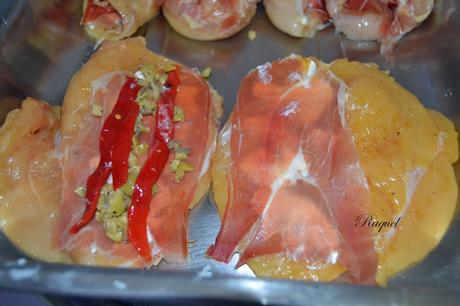 Pechuga de pollo rellena con salsa a la naranja