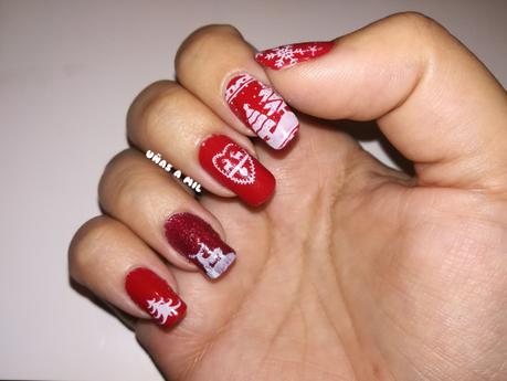 Diseño de uñas jersey de Navidad en rojo y blanco