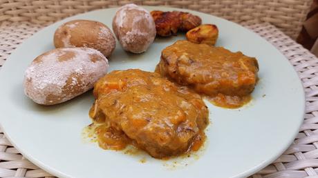 Filetes veganos de soja texturizada con salsa de champiñones