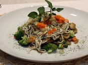 Ensalada templada gulas setas