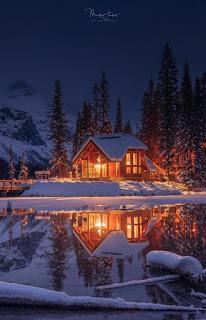 LLEGÓ EN SILENCIO LA NOCHE...