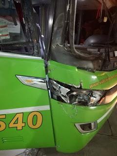 Chocó un Vía Bariloche: Solo daños materiales