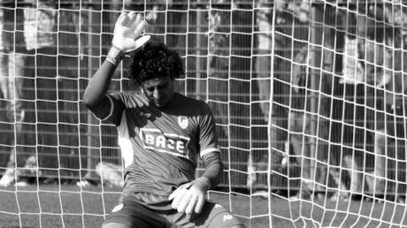 Ex-americanista Memo Ochoa comete tremendo oso, se come gol olímpico Ex-americanista Memo Ochoa comete tremendo oso, se come gol olímpico