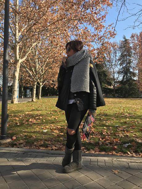 HANDMADE MAXI SCARF.- HANDMADE MAXI SCARF.-