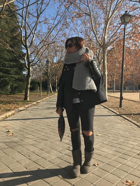 HANDMADE MAXI SCARF.- HANDMADE MAXI SCARF.-