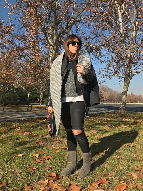 HANDMADE MAXI SCARF.- HANDMADE MAXI SCARF.-