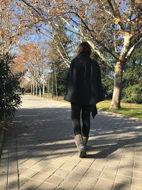 HANDMADE MAXI SCARF.- HANDMADE MAXI SCARF.-