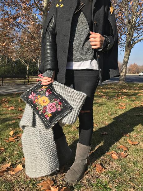 HANDMADE MAXI SCARF.- HANDMADE MAXI SCARF.-