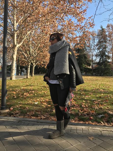 HANDMADE MAXI SCARF.- HANDMADE MAXI SCARF.-