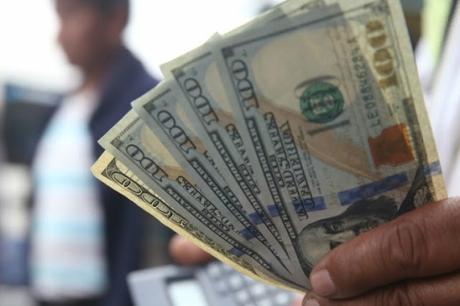Proponen unificar tipo de cambio para eliminar #dólar a Bs 10 #Venezuela