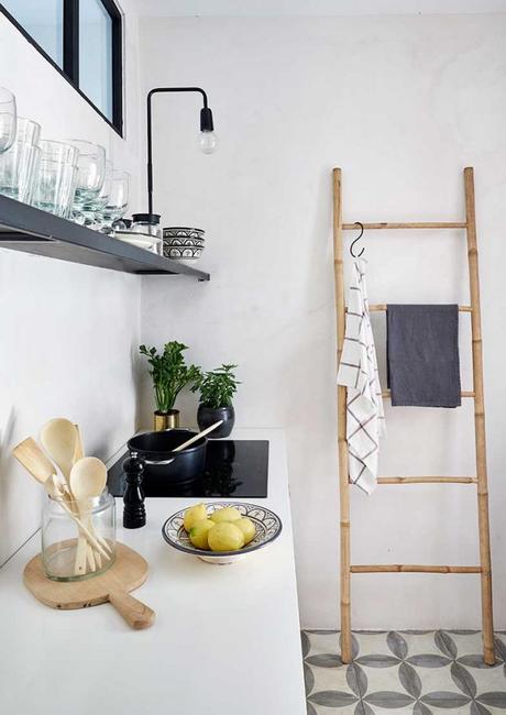 suelo hidráulico puertas de madera originales moderno tradición decoración estilo nórdico estilo mediterráneo diseño danés decoración pisos tradicionales decoración pisos mallorca decoración interiores decoración costa española 