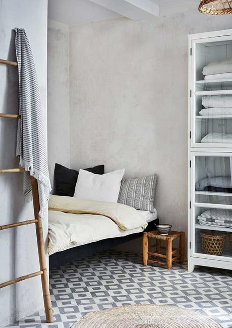 suelo hidráulico puertas de madera originales moderno tradición decoración estilo nórdico estilo mediterráneo diseño danés decoración pisos tradicionales decoración pisos mallorca decoración interiores decoración costa española 