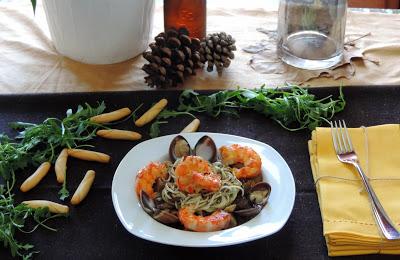 RECETA - Salteado de Langostinos, Almejas y Gulas con Setas RECETA - Salteado de Langostinos, Almejas y Gulas con Setas