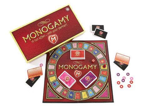 JUEGOS Y RETOS CALIENTES EN PAREJA, Y FELICES LOS CUATROOOOO