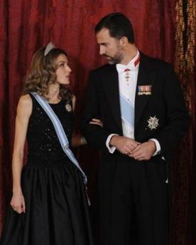 SEPA TODO LO QUE SE METEN EN EL BOLSILLO REYES DE #ESPAÑA EN UN MES (+SALARIO) #REYES #MONARQUIA #REALEZA SEPA TODO LO QUE SE METEN EN EL BOLSILLO REYES DE #ESPAÑA EN UN MES (+SALARIO) #REYES #MONARQUIA #REALEZA